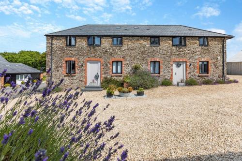 Barnstaple House | Mavis Cottage - Swanmoor Grange