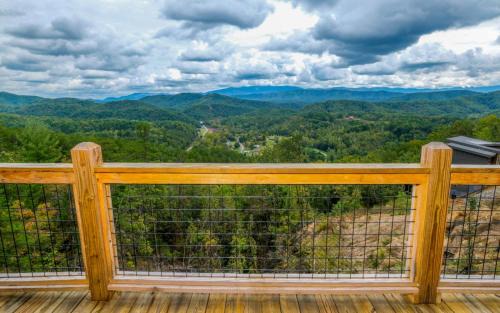 Sevierville Villa | Maw and Paws Retreat