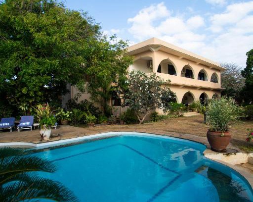 Kilifi Villa | Maweni House - Beachfront, Pool, AC & Cook