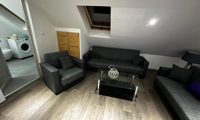 Dernbach Apartment | Max