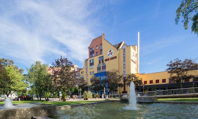 Weil am Rhein Hotel | Maximilian Hotel & Apartments Weil am Rhein/Basel