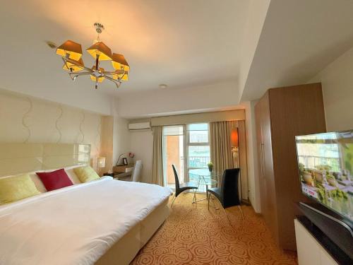 Pinagsama Apartment | MaxStays - Max Home at The Venice Residences