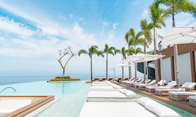 Alta Vista Apartment | Maxwell Collection Romantic Zone