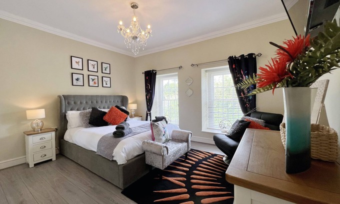 Dersingham Cottage | MAY BELL COTTAGE, pet friendly, with a garden in Dersingham