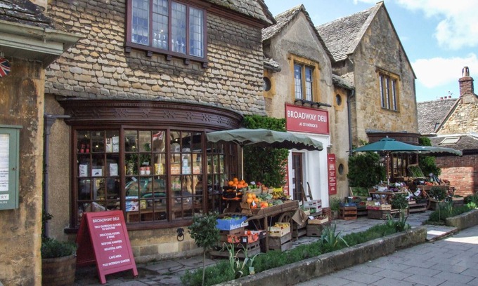 Broadway Cottage | May Cottage