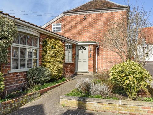 Saxmundham House | May Cottage
