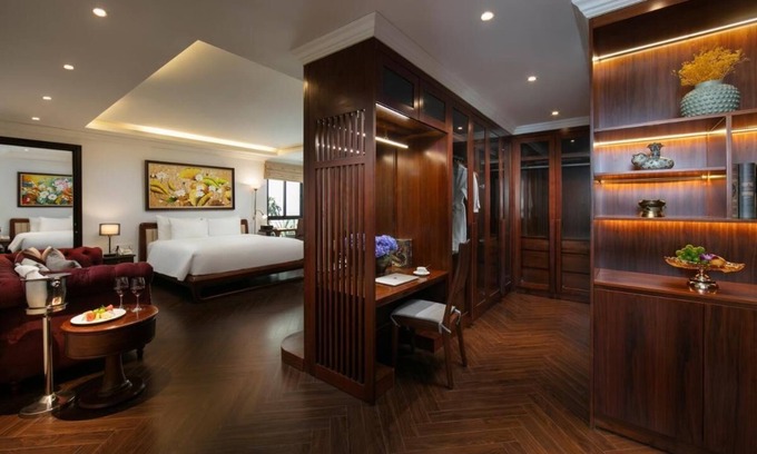 Hanoi Backpacker Quarter Apartment | MAY DE Ville Crown Hotel 1