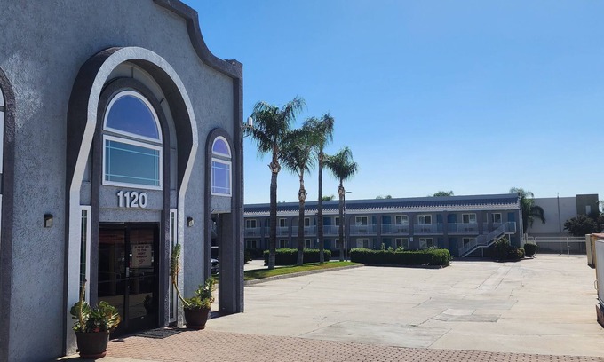 Ontario Hotel | Mayfair Inn Ontario Airport