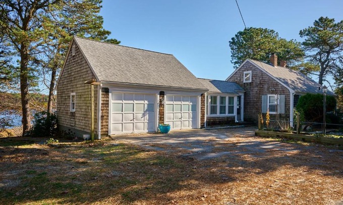 South Yarmouth House | Mayflower by the Bay