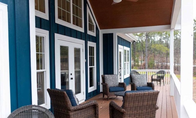 West Union House | McAlister - Absolutely Stunning Home on Lake Keowe