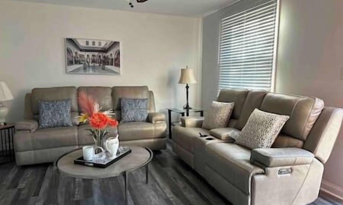 Bronzeville House | McCormick Place, 3 bedroom house
