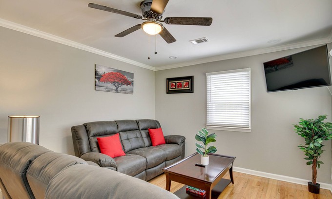 McCormick House | McCormick Vacation Rental: 2 Mi to Lake Thurmond!