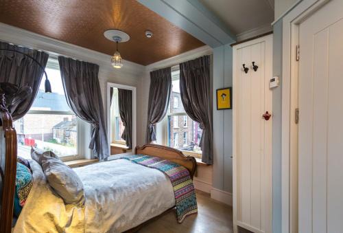 City Centre Dublin Hotel | McGettigan's Townhouse - Olives & Figs Bistro