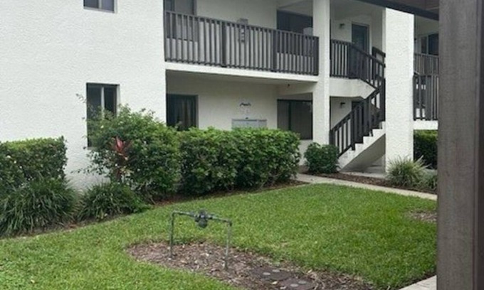 Cypress Lake Condo | McGregor Village Gem. Highly desirable upper end unit , 16 unit complex