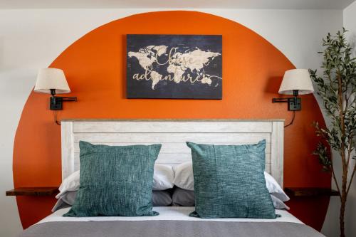 Johnson City House | McKamy Cottage at Wrenwood Ranch, King Bed