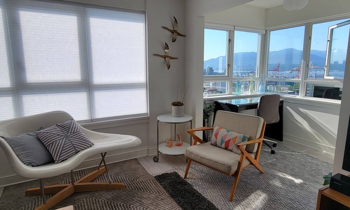Grandview-Woodland Apartment | MCM Sky Port