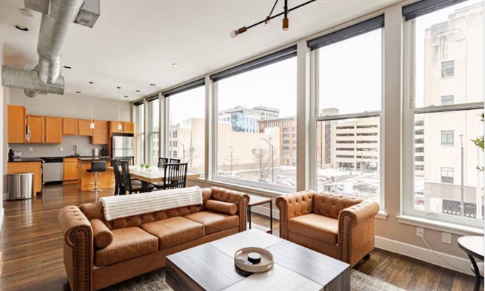 Wholesale District Apartment | McOuat Place 7A - Luxury 1 Bed Downtown Indy Apartment Prime Location