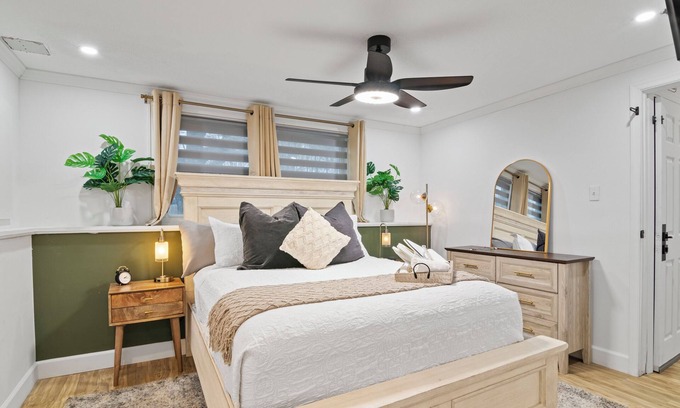 Waldorf House | MdPulse Garden Suite Lower-Level Couples Retreat