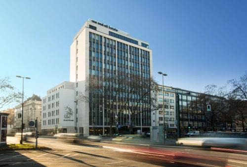 Stadtmitte Hotel | Me and All Hotel Dusseldorf, by Hyatt