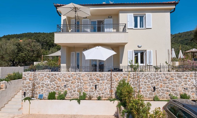 Miholascica Villa | MEACres Sea - seaview pool villa