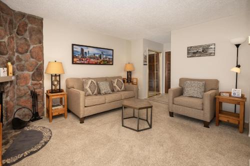 Fraser House | Meadow Ridge Court 9 Unit 4