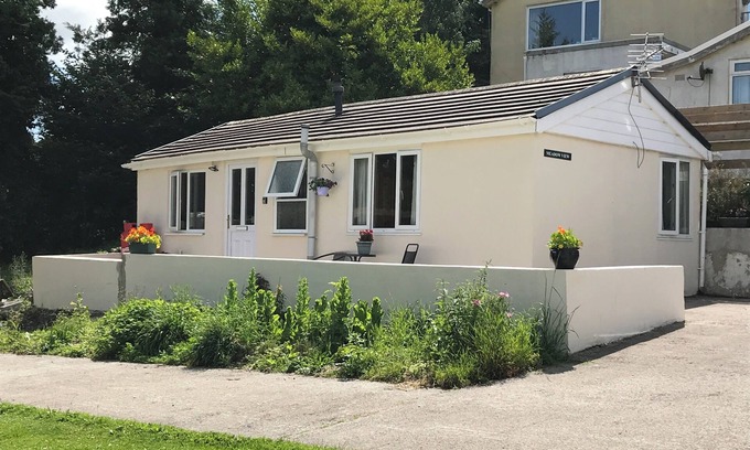 Kilgetty Ski Chalet | Meadow View Lodge in the heart of Pembrokeshire