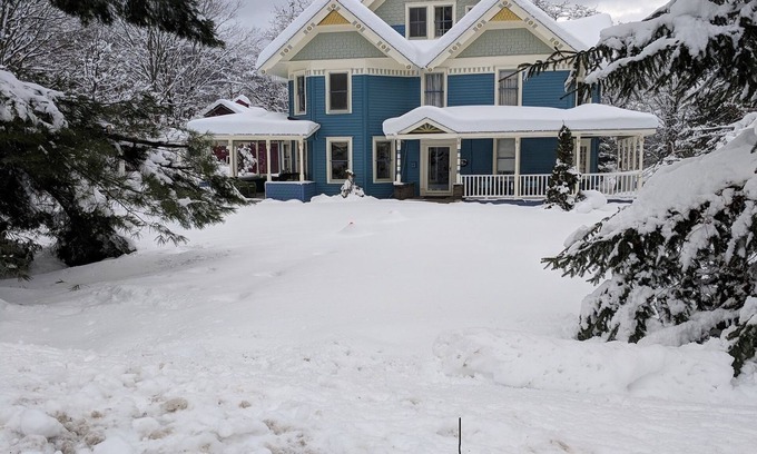 Arkville Bed & Breakfast | Meadowood Inn