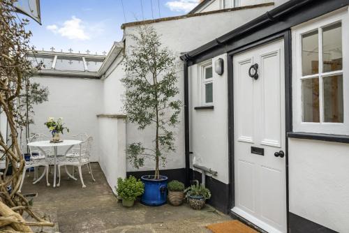 Charmouth House | Meads Cottage