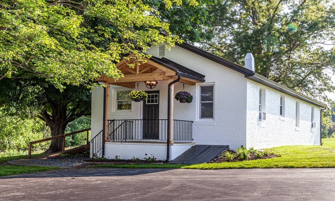 Narvon House | Meadville's Comfort