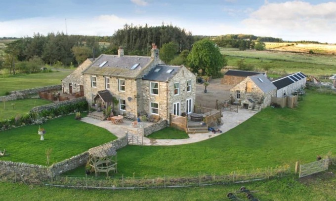 Otley House | Meagill farmhouse, hot tub, bbq hut, sauna