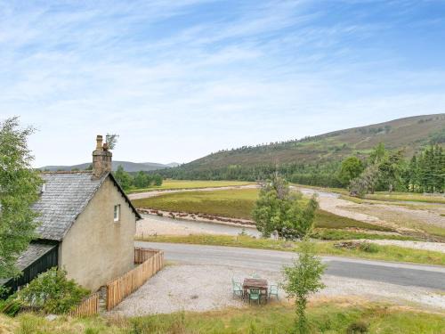 Ballater House | Meall Darroch
