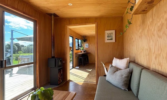 Tryphena House | Medlands Beach House