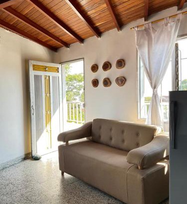 Medellin Apartment | Medellin Apartamento con hermosa vista