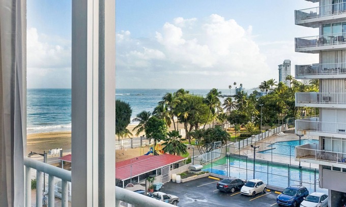 Isla Verde Apartment | MEDIA LUNA STUDIO OCEANVIEW