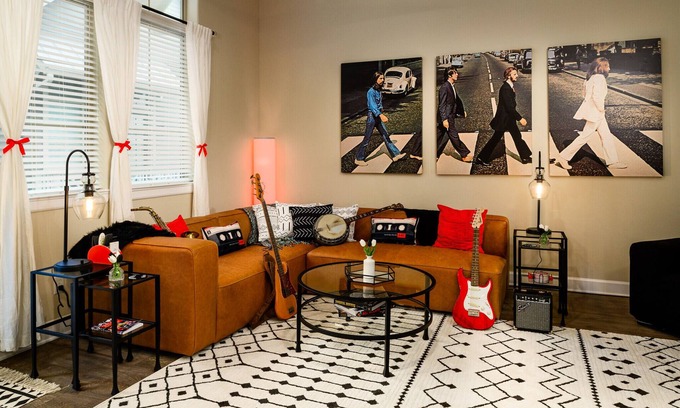 South Main House | Medical Center & NRG Stadium Rock-N-Roll