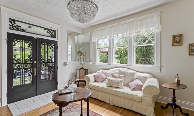 Wyandotte Apartment | Medical Professionals’ Retreat: Charming Old Louisville Home with Unique Flair