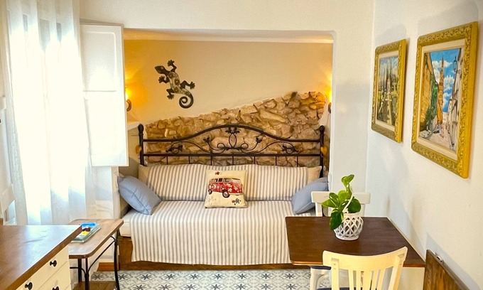 Sant Feliu de Guixols Apartment | Mediterranean Gecko. In the middle of the wonderful Costa Brava. @CostaBravaSoul