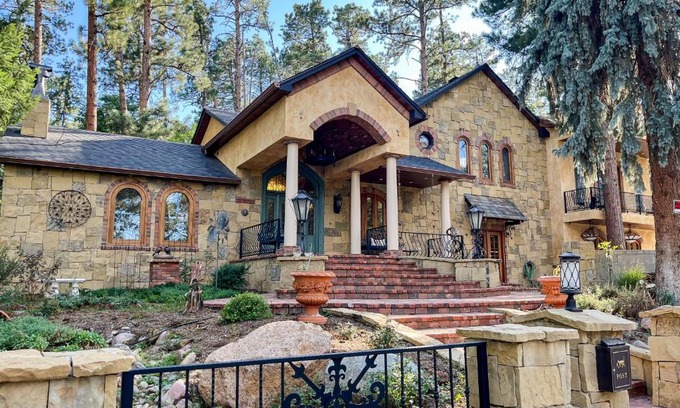 Broadmoor House | Mediterranean Mountain Memories