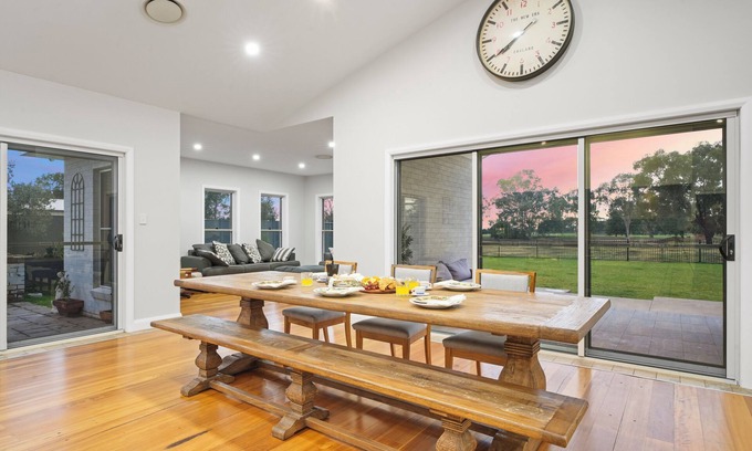 Dubbo House | Mediterranean Retreat | Mineral Pool, Golf Views, Near Zoo