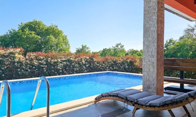 Karigador House | Mediterranean vacation home just 800 meters to the beach with private pool and dog-friendly