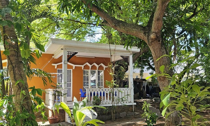 Grand Gaube House | Meer, Obstgarten und Vogelgesang. 2 Gehminuten zum Strand