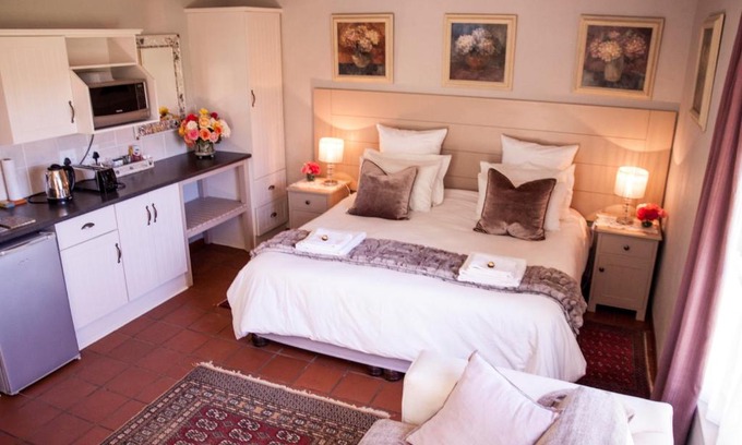 Nieu-Bethesda Apartment | Meerkat Self-catering