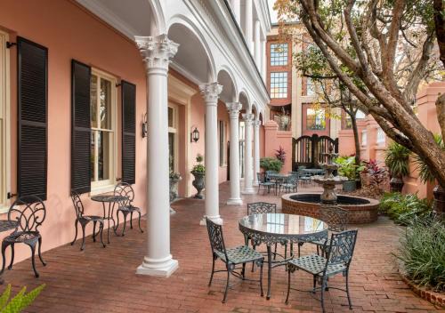 Charleston Historic District Hotel | Meeting Street Inn