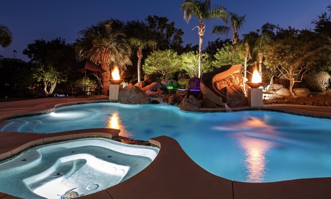 Palm Desert Villa | MEGA VILLA: Exquisite Backyard Oasis + Endless Fun! EV Charger ⭐️⭐️⭐️⭐️⭐️