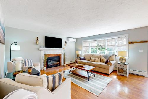 North Falmouth House | Megansett Glen