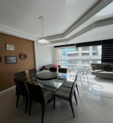 Andorinha Apartment | Meia Praia com estilo! 3 suítes, churrasqueira e garagem