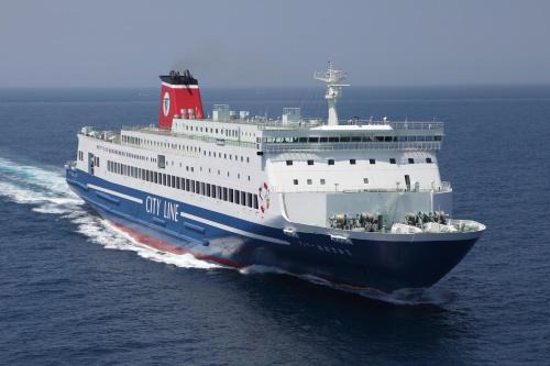 Suminoe Boat Rental | Meimon Taiyo Ferry 1st sailing from Osaka to Kitakyushu