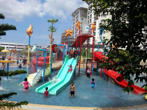 Malacca City Apartment | Melaka B- Lagoon Resort FREE 4 & 6 Waterpark ticket