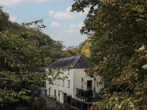 Menai Bridge House | Melin y Coed