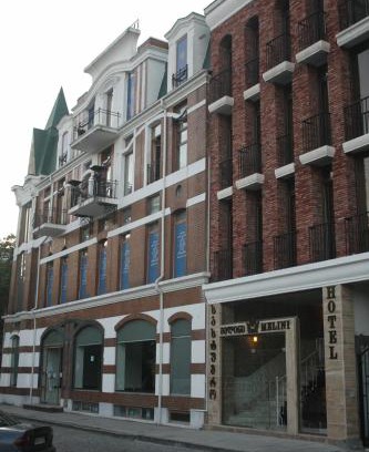 Old Boulevard Hotel | MELINI Boutique Hotel